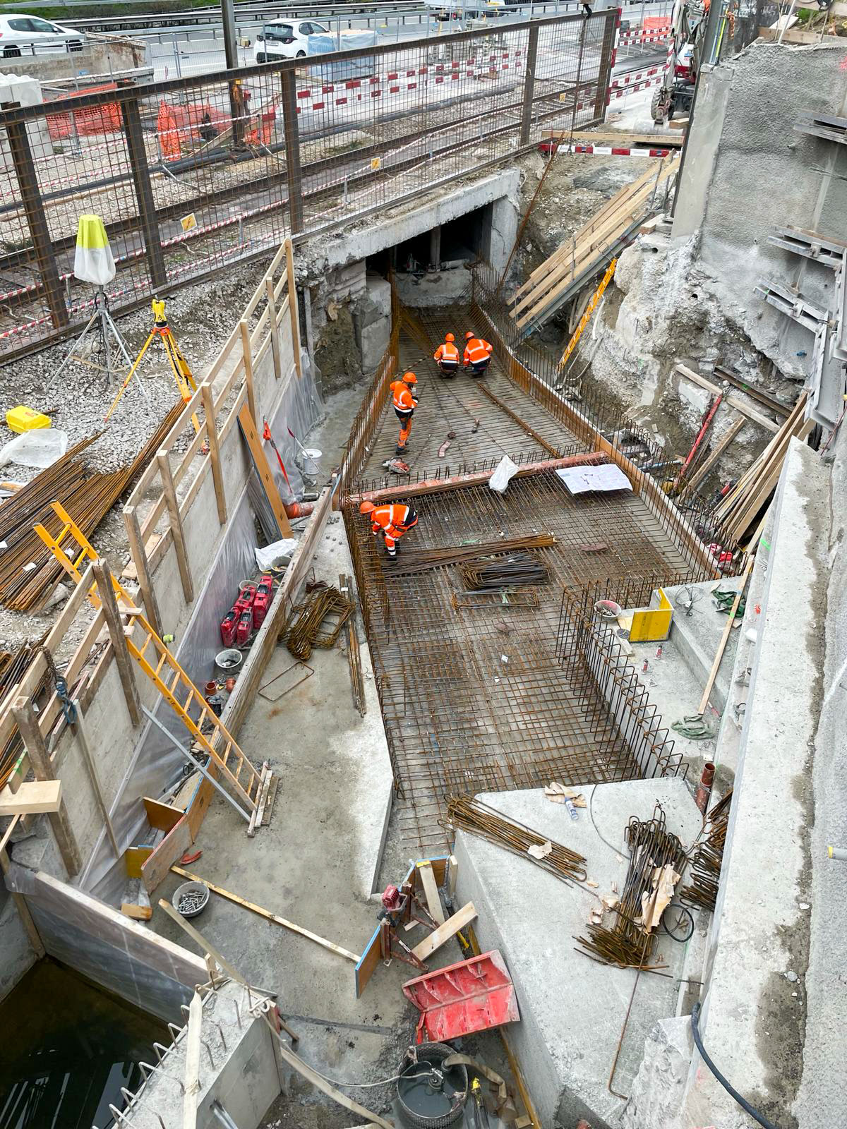 Travaux d'abaissement de l'Aqueduc du Nant des Avanchets en gare de Genève Aéroport