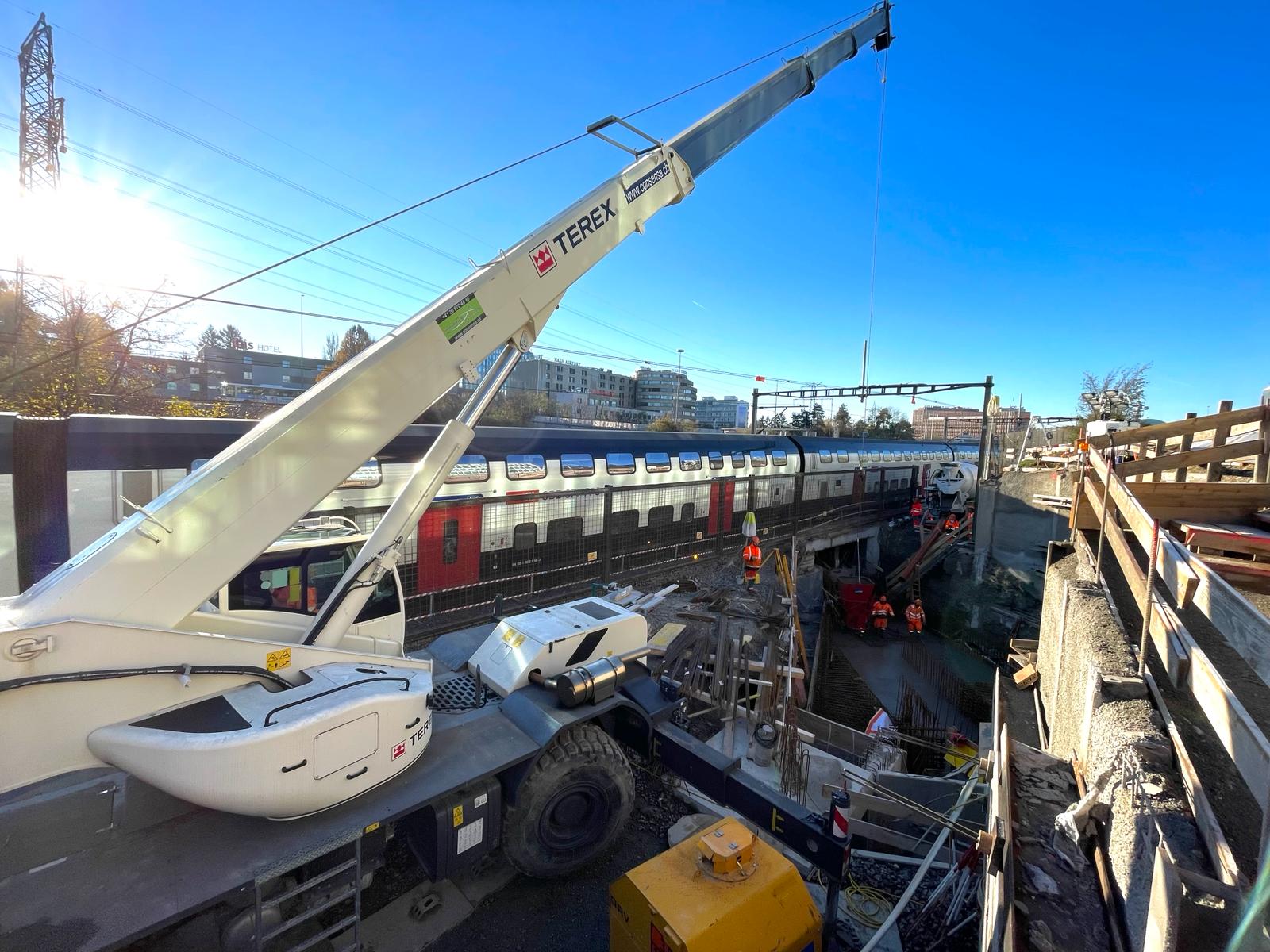 Travaux d'abaissement de l'Aqueduc du Nant des Avanchets en gare de Genève Aéroport