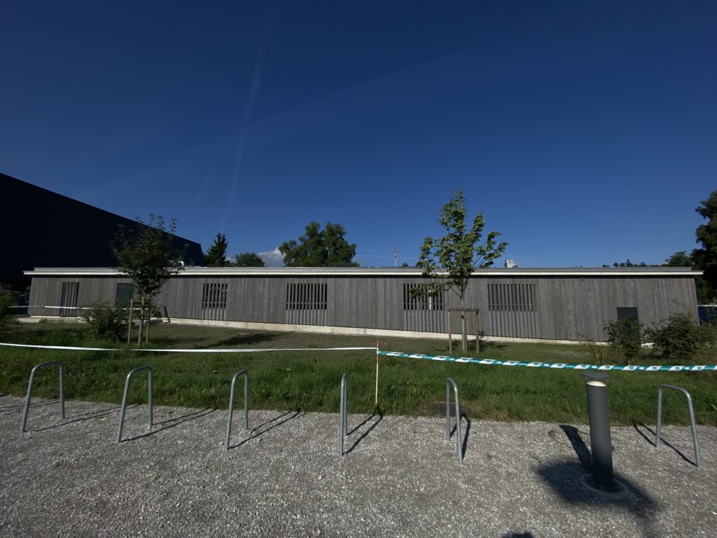 Broc - Piscine - Facade_1