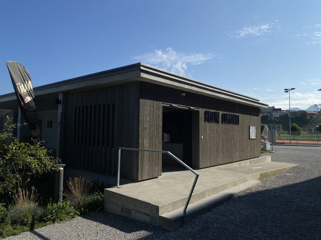 Broc - Piscine - Facade_3